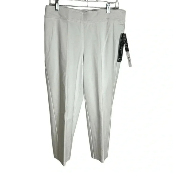 NYGARD Slims white Capri pants.Slims flattens, sculpts,pull on capri pants - Picture 8 of 11